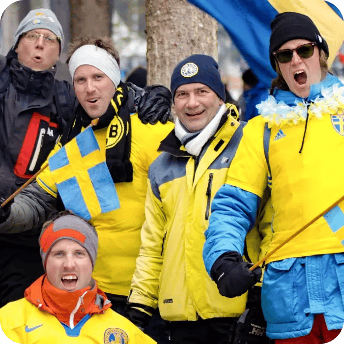 world-cup-ulricehamn_publik-med-sveriges-flagga_700x700_1x